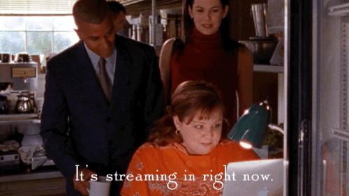 Sookie using a laptop from Gilmore Girls GIF